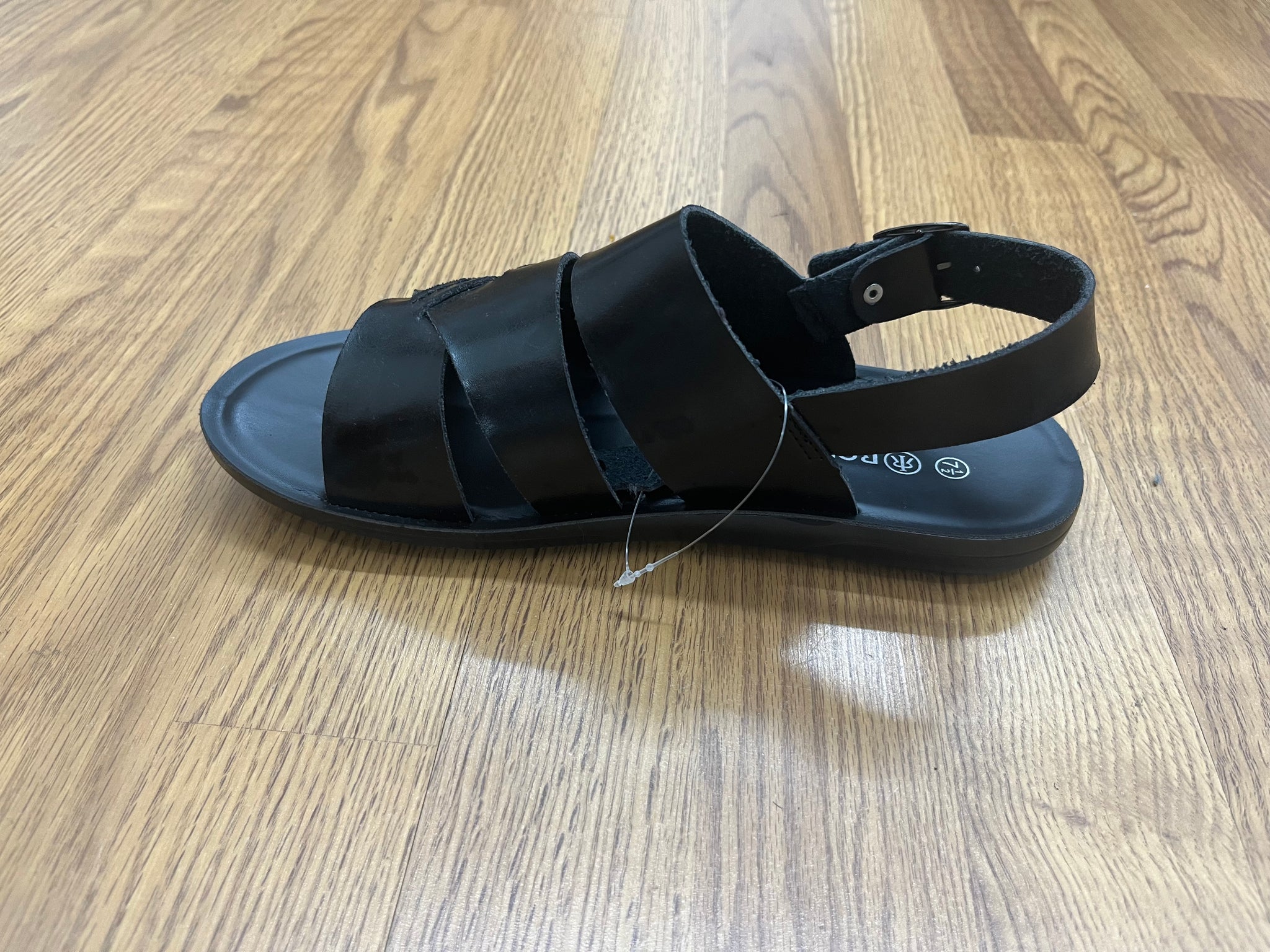 Men’s Back Buckle Leather Sandal; Black